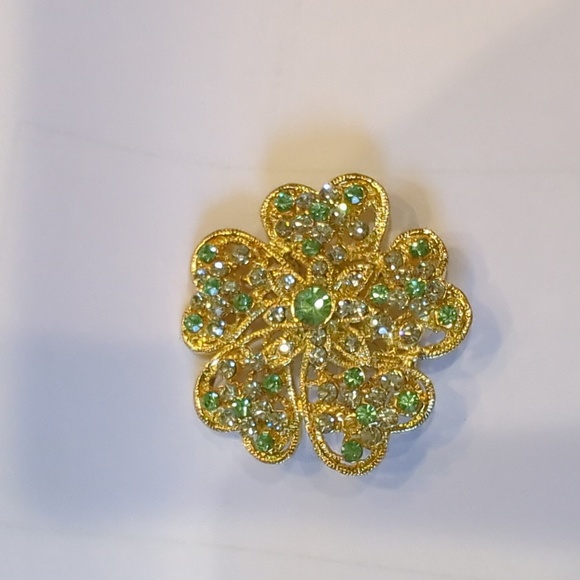 Green Rhinestone Flower Brooch - Picture 2 of 4